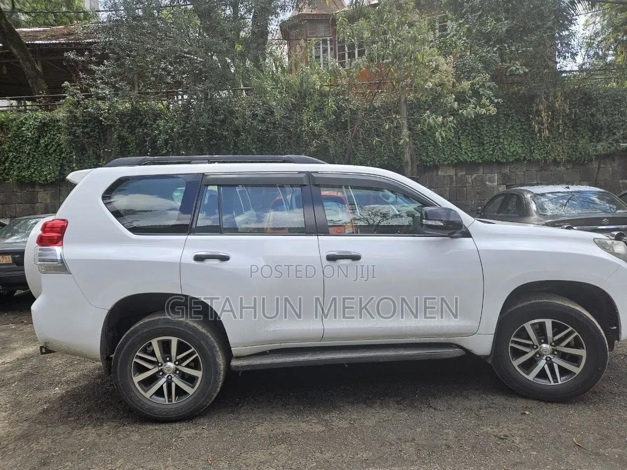 Toyota Land Cruiser 2010 White