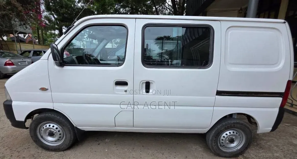 Suzuki Every 2024 White