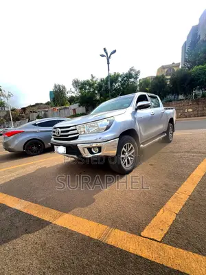 Toyota Hilux Revo Double Cab Deisel 2.4 AWD 2018 Silver
