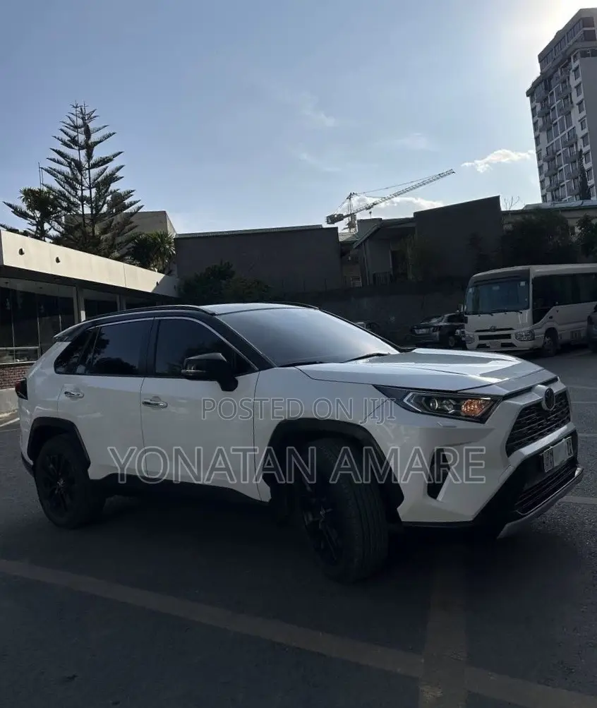 Toyota RAV4 2020 White