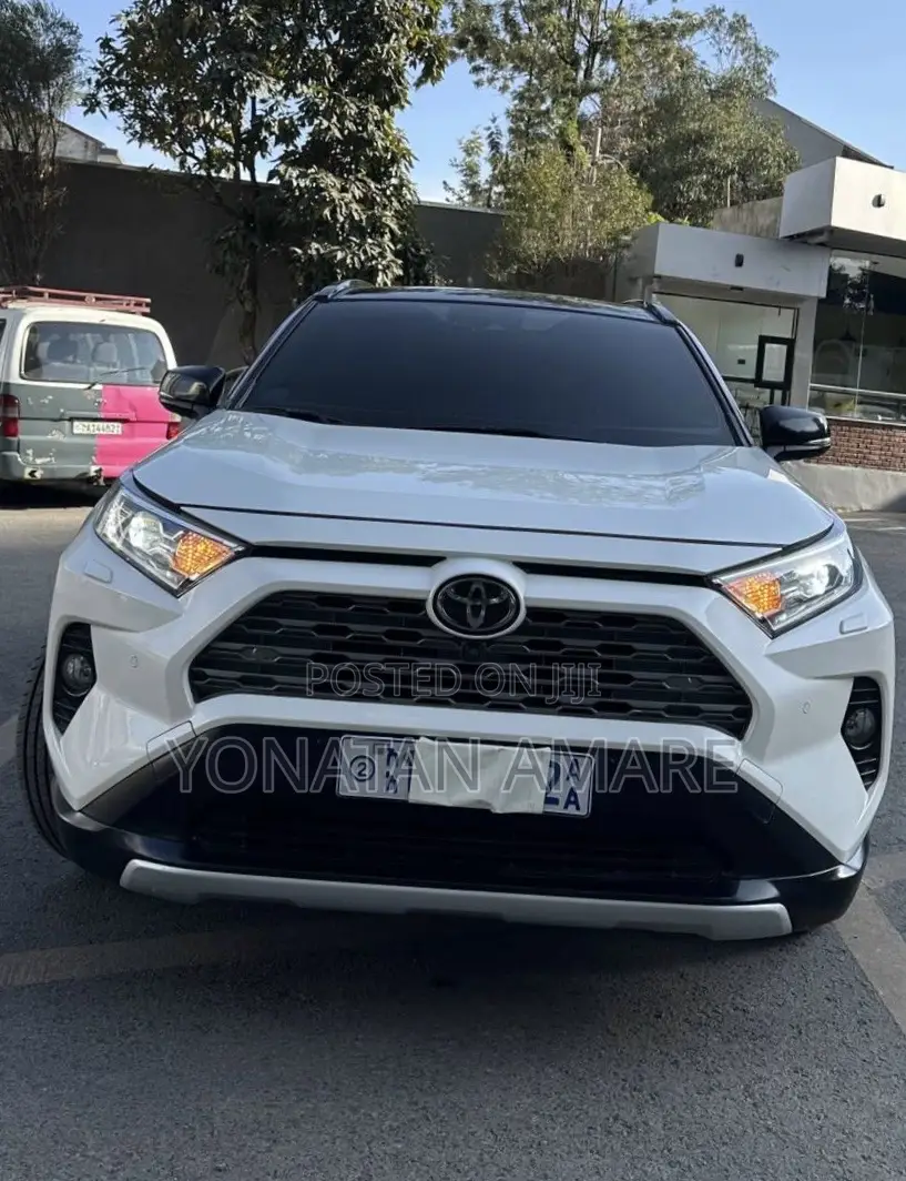 Toyota RAV4 2020 White