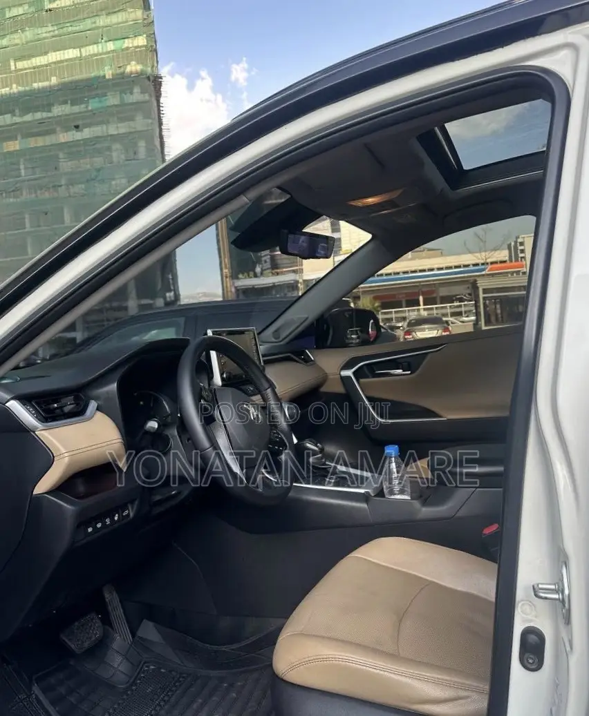 Toyota RAV4 2020 White