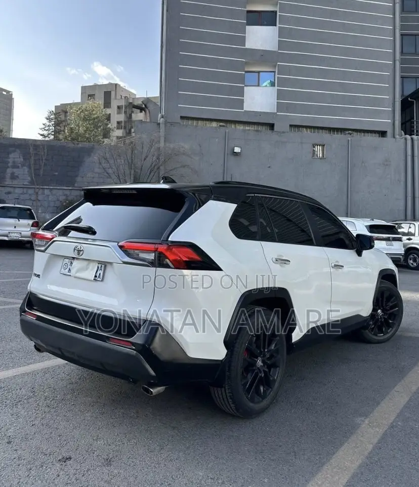 Toyota RAV4 2020 White