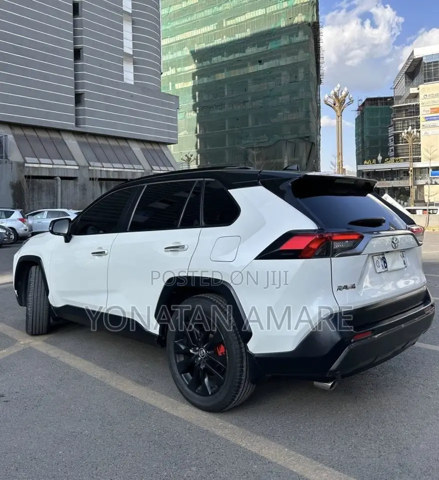 Toyota RAV4 2020 White