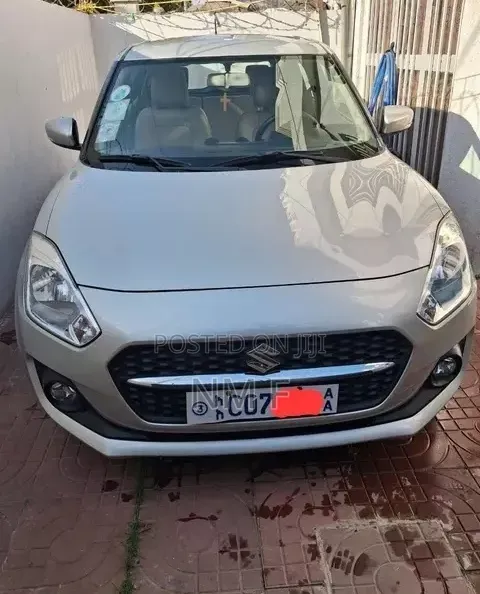 Suzuki Swift 2021 Silver