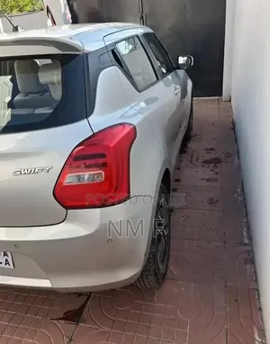 Suzuki Swift 2021 Silver