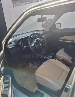 Suzuki Swift 2021 Silver
