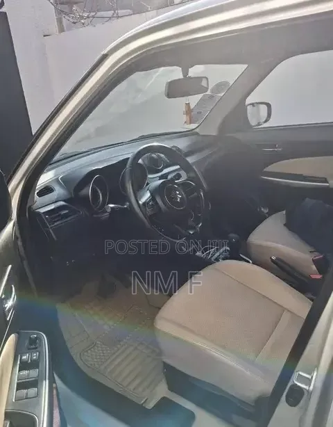 Suzuki Swift 2021 Silver
