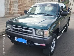 Toyota Hilux 1998 Gray