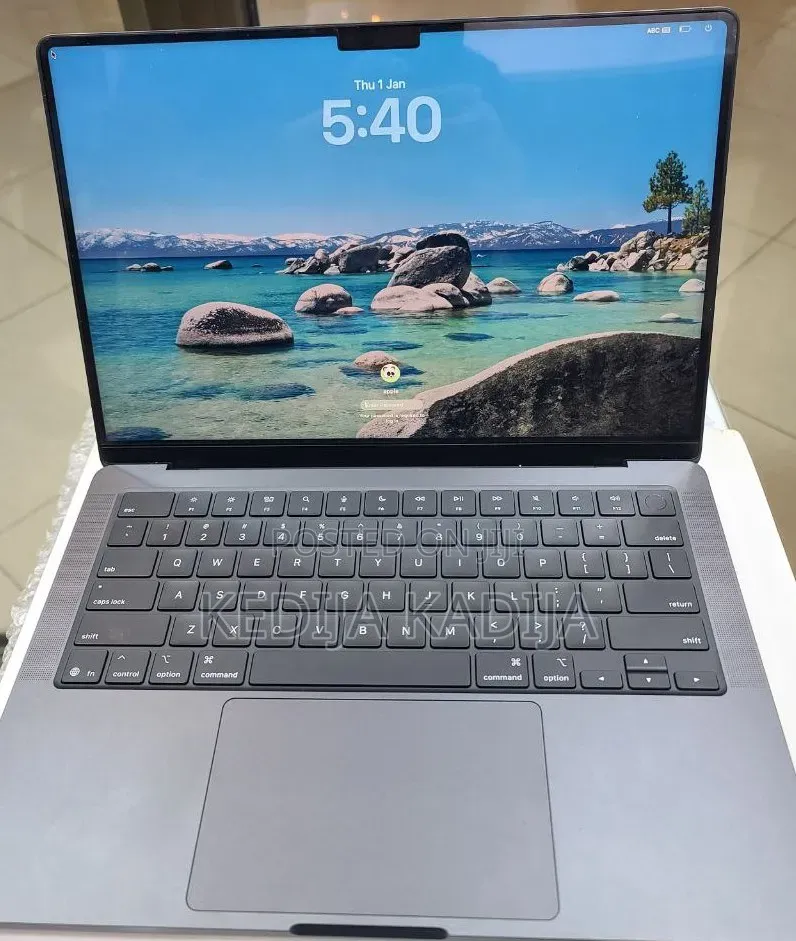 New Laptop Apple MacBook Pro 16GB Apple M5 SSD 512GB
