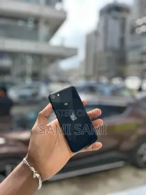 Apple iPhone SE (2020) 64 GB Black