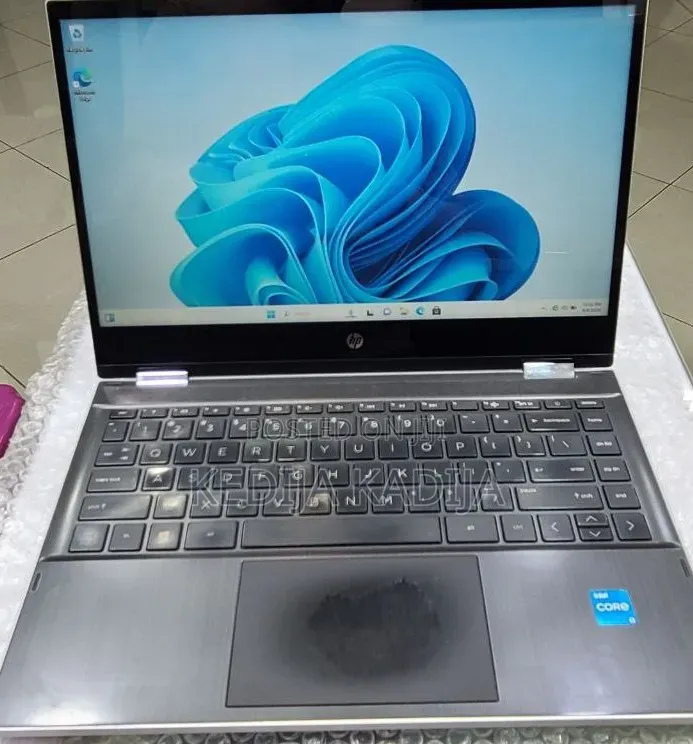 New Laptop HP Pavilion X360 8GB Intel Core 3 SSD 128GB
