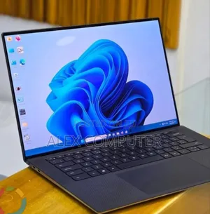 New Laptop Dell 16GB Intel Core i7 SSD 512GB