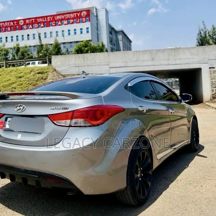Hyundai Avante 2013 Silver