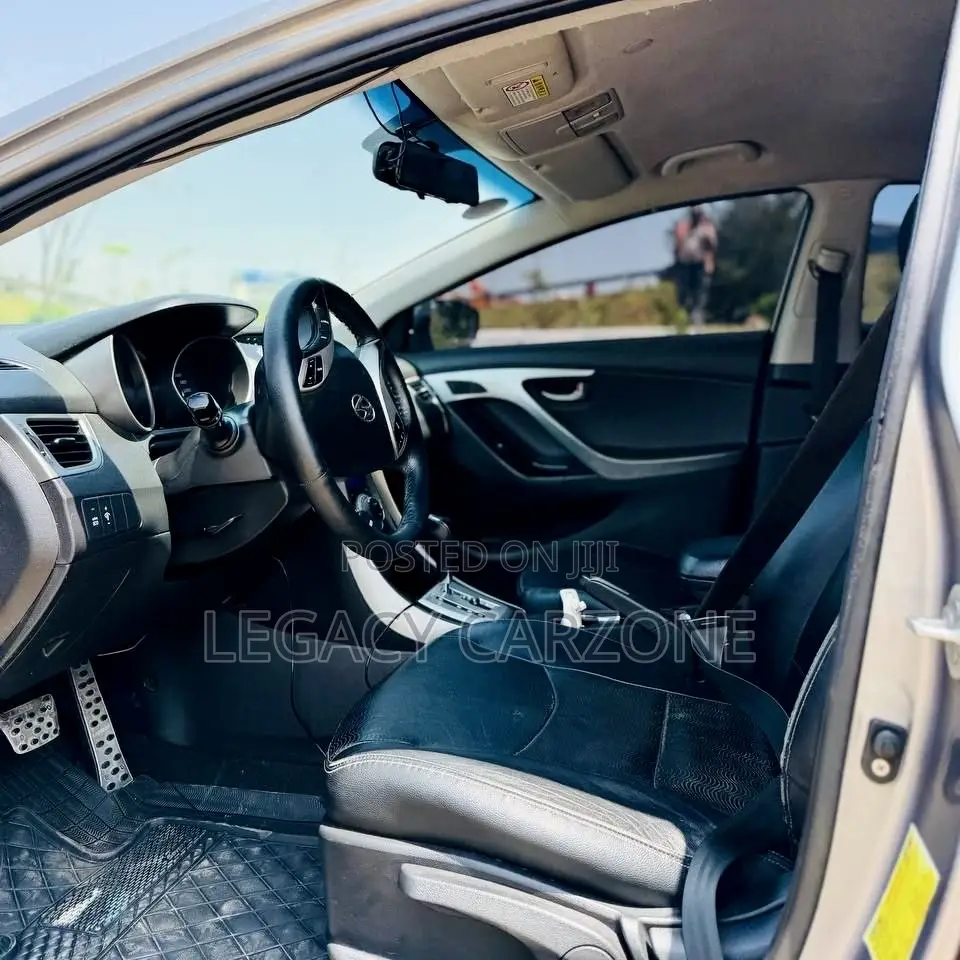 Hyundai Avante 2013 Silver
