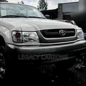 Toyota Land Cruiser 2003 White