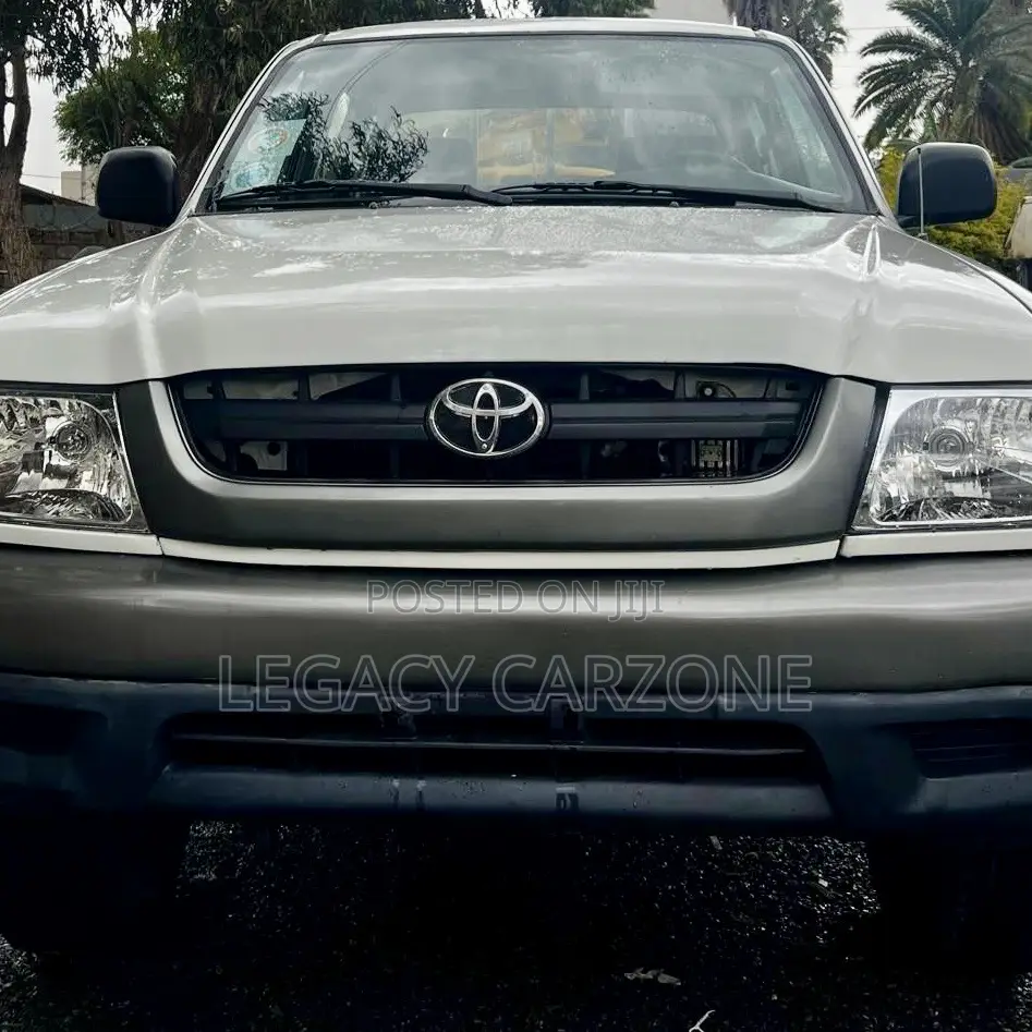 Toyota Land Cruiser 2003 White