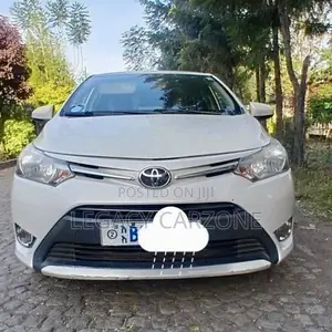 Toyota Yaris 2013 White