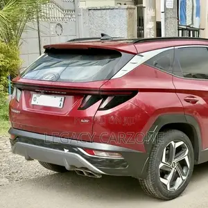 Hyundai Tucson 2022 Red