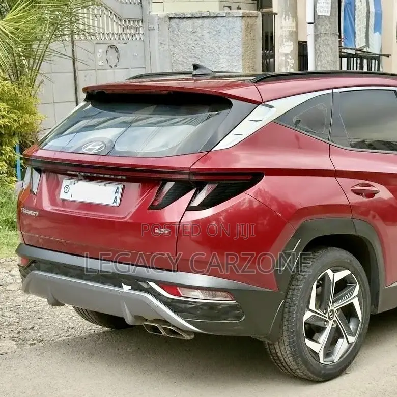 Hyundai Tucson 2022 Red