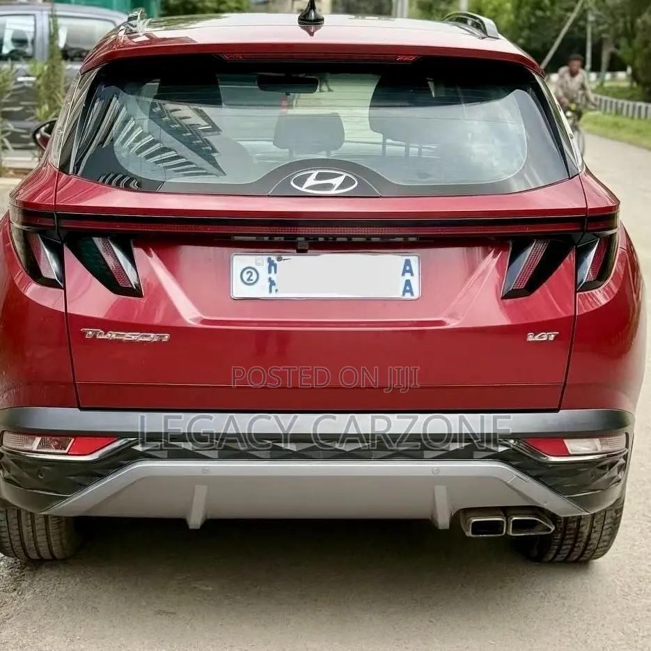 Hyundai Tucson 2022 Red