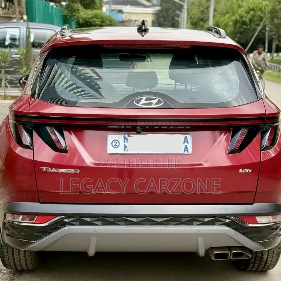 Hyundai Tucson 2022 Red