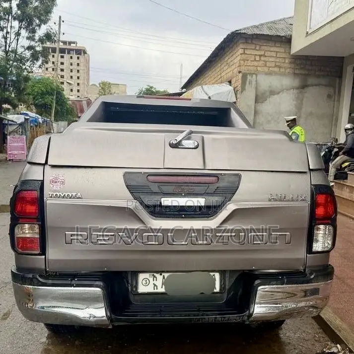 Toyota Hilux 2020 Gold