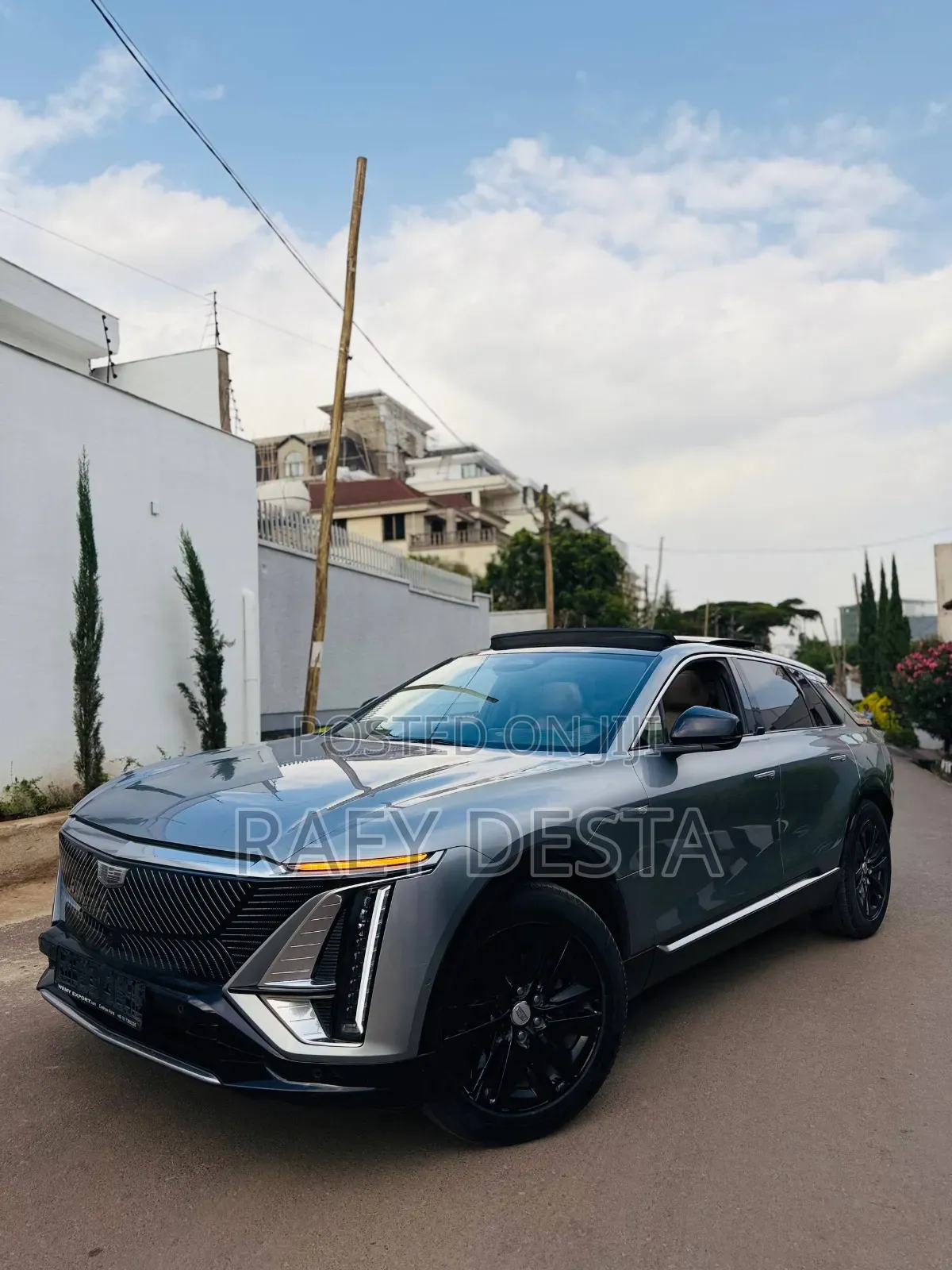 Cadillac Lyriq 2023 Silver