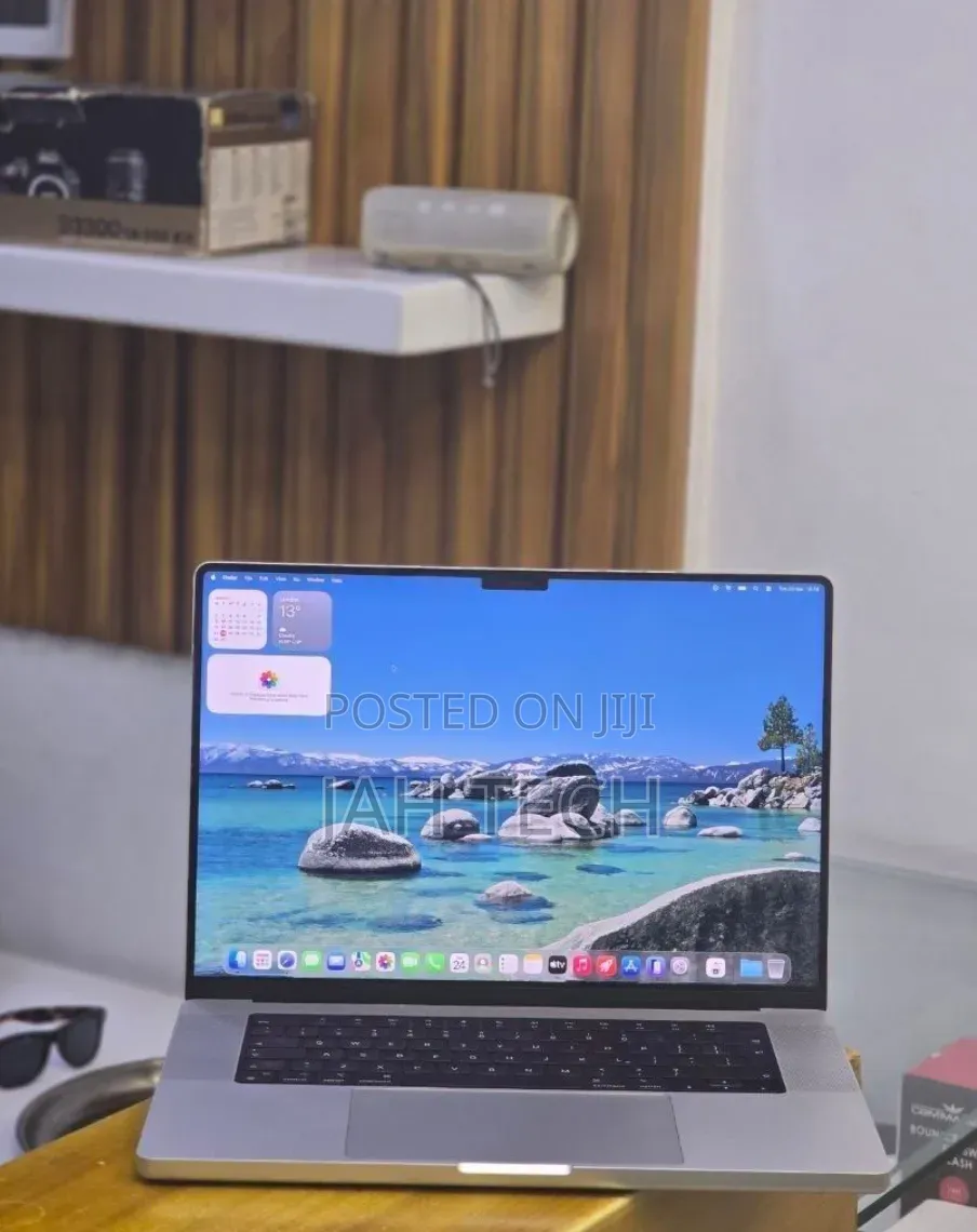 New Laptop Apple MacBook Pro 2021 M1 32GB Apple M1 Pro SSD 512GB