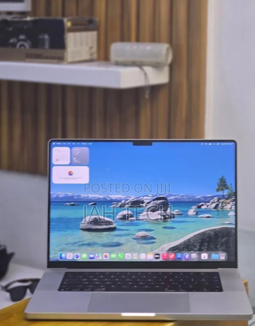 New Laptop Apple MacBook Pro 2021 M1 32GB Apple M1 Pro SSD 512GB
