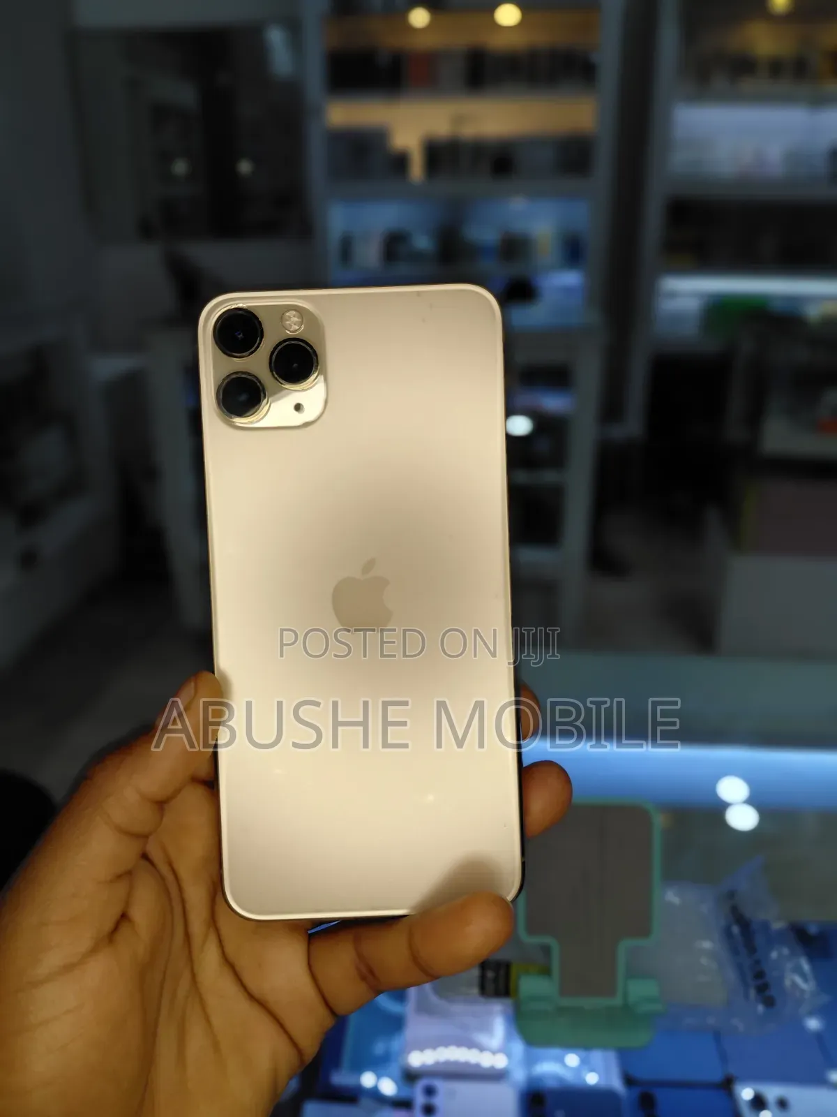 Apple iPhone 11 Pro Max 64 GB Gold