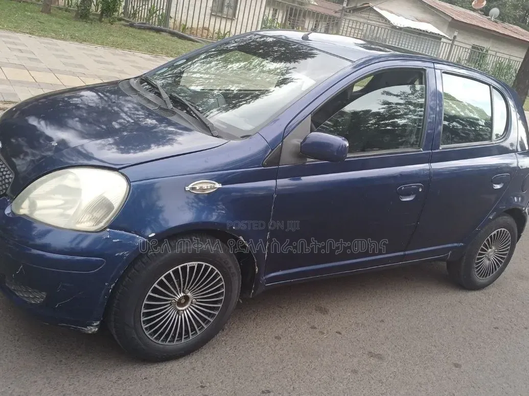Toyota Vitz 2002 Beige