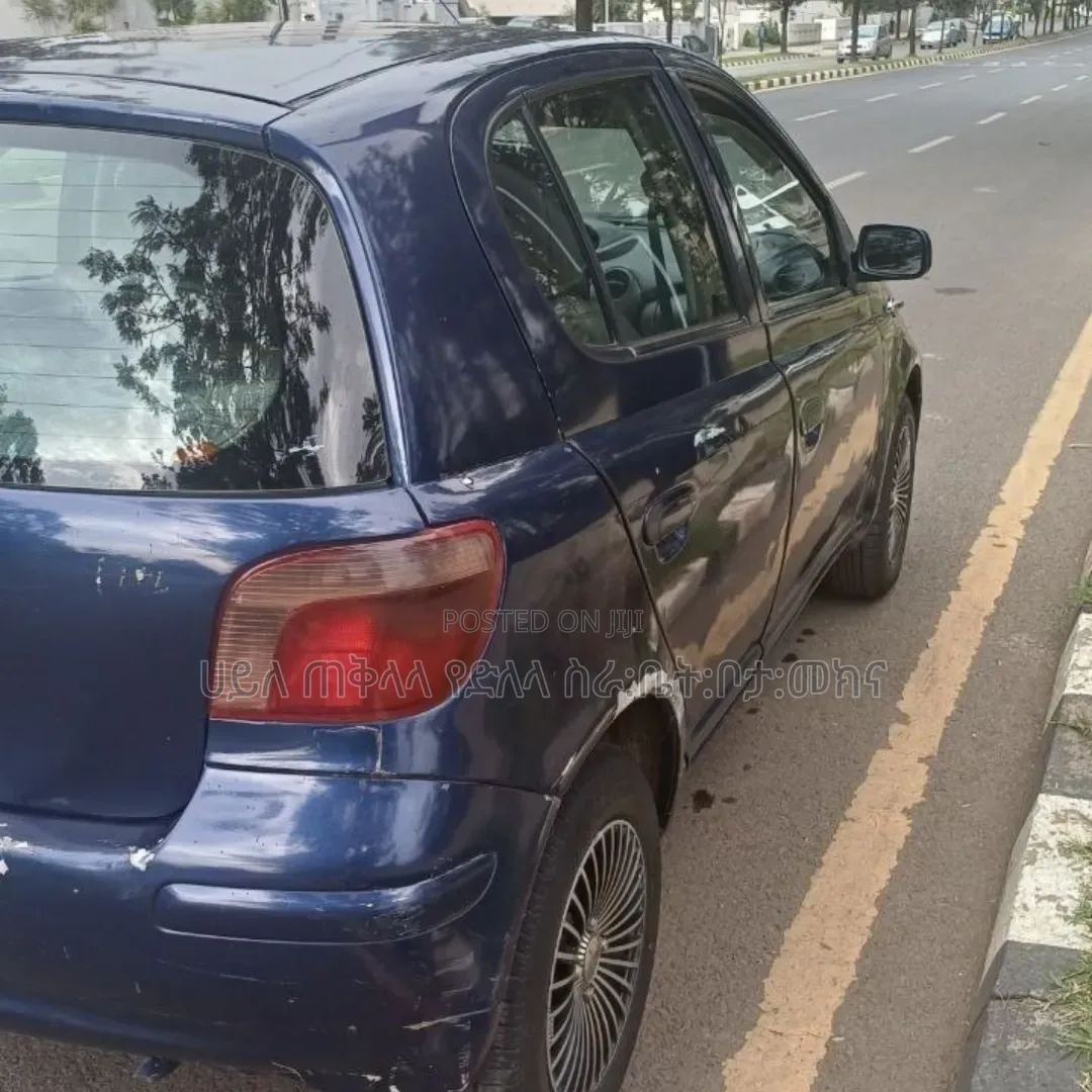 Toyota Vitz 2002 Beige