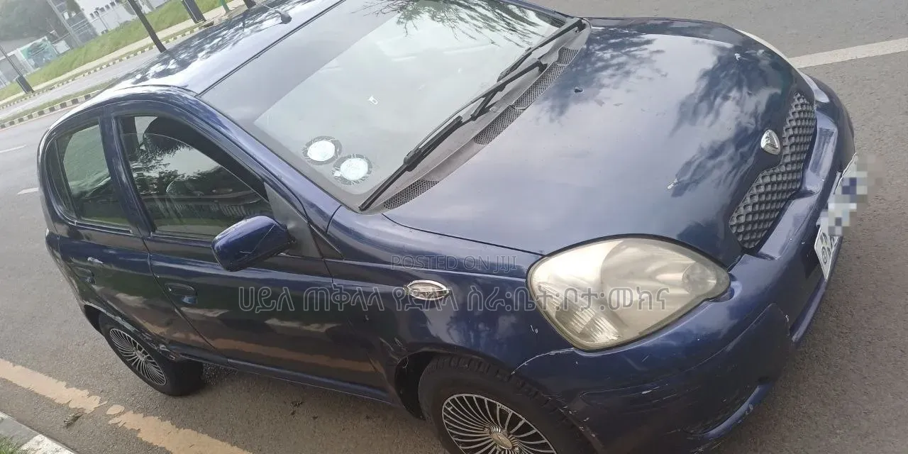 Toyota Vitz 2002 Beige