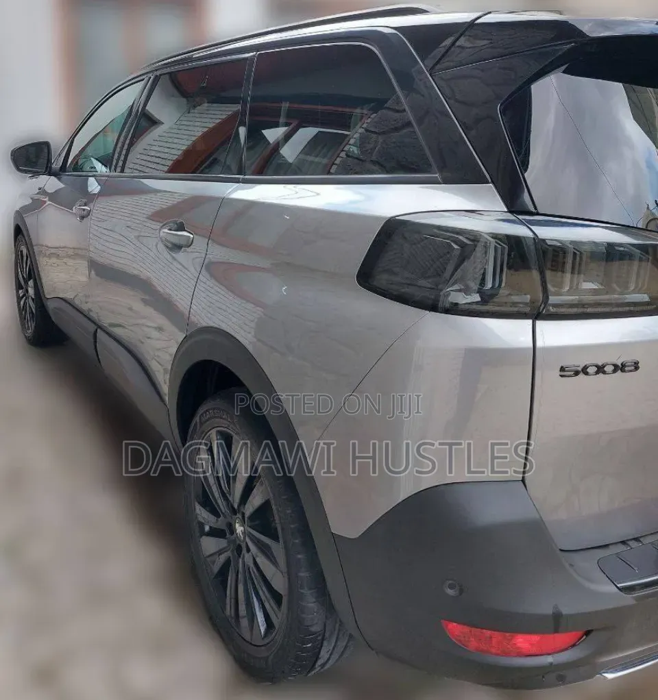 Peugeot 5008 2022 Silver