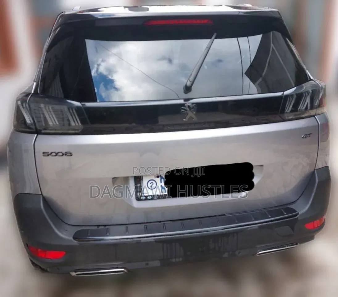 Peugeot 5008 2022 Silver