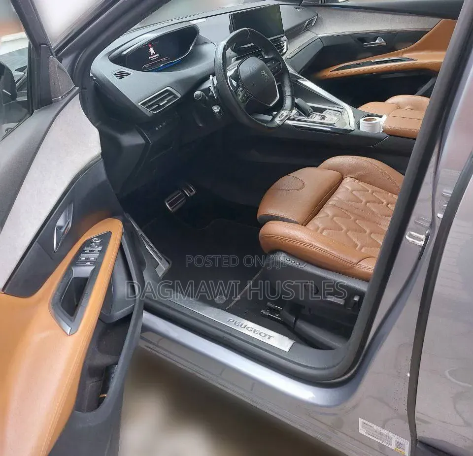 Peugeot 5008 2022 Silver