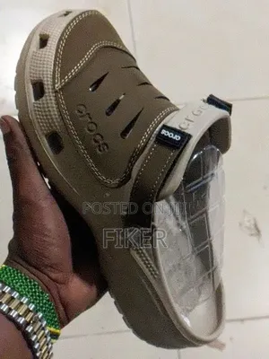 Crocs Shose