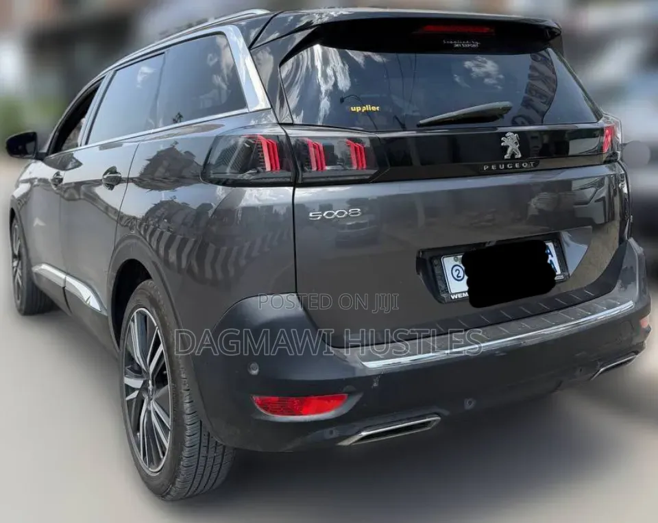 Peugeot 5008 2021 Gray