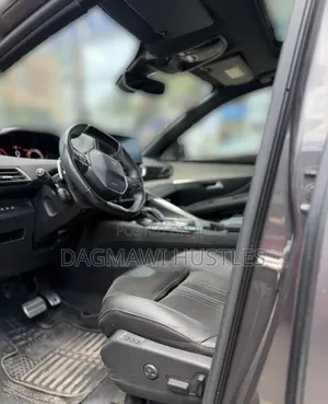 Peugeot 5008 2021 Gray