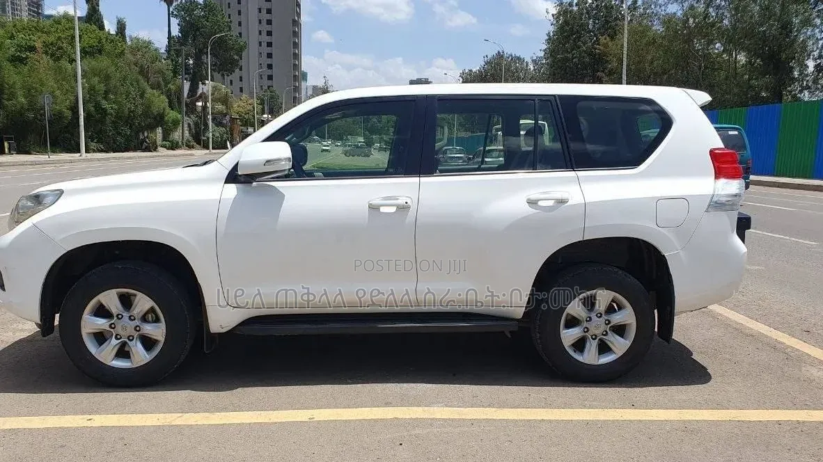 Toyota Land Cruiser Prado 2013 Ivory