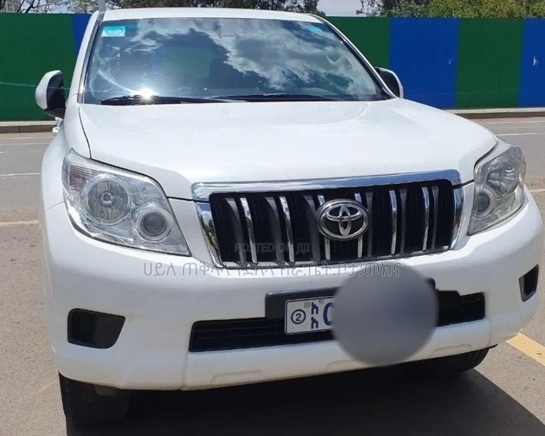 Toyota Land Cruiser Prado 2013 Ivory