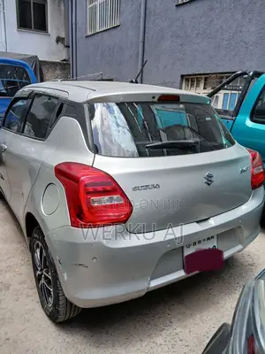 Suzuki Swift 2021 Silver