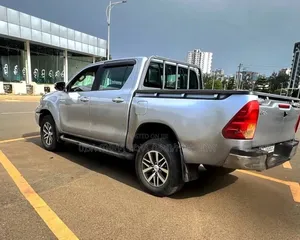 Toyota Hilux 2018 Silver
