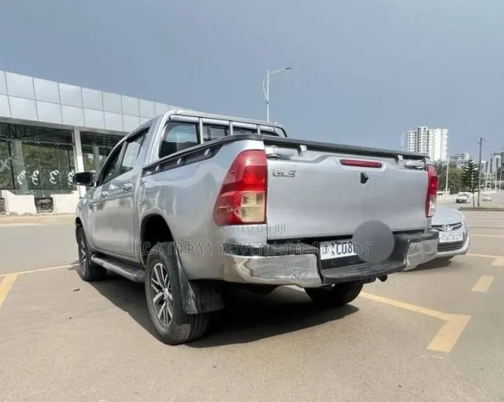 Toyota Hilux 2018 Silver