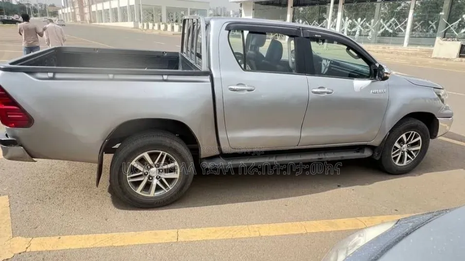 Toyota Hilux 2018 Silver