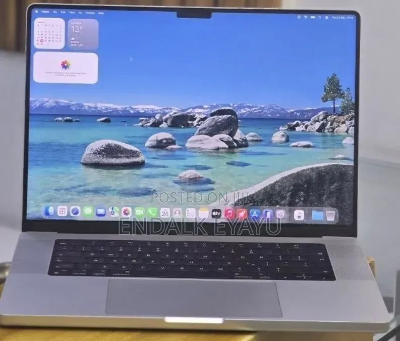 New Laptop Apple MacBook 32GB Apple M1 Pro SSD 512GB