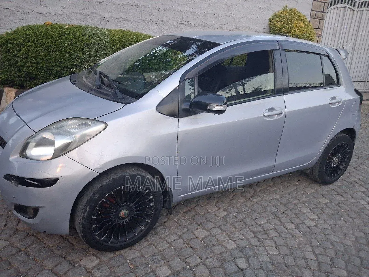 Toyota Yaris 2010 Silver