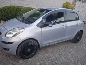 Toyota Yaris 2010 Silver