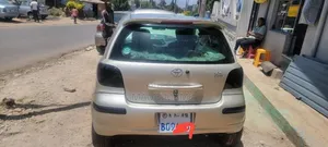 Toyota Vitz 2002 Silver